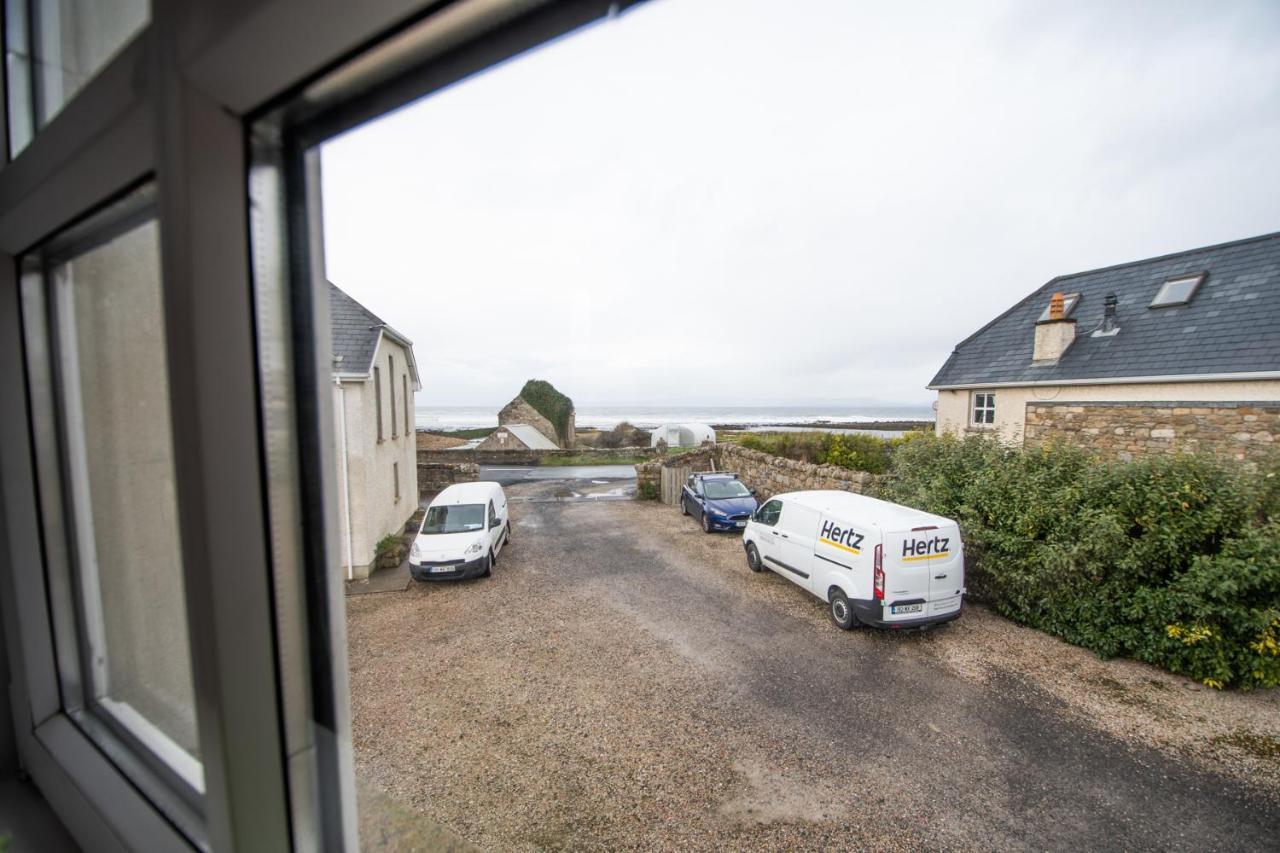 Beautiful Coastal House At The Drowes Rivermouth バンドラン エクステリア 写真