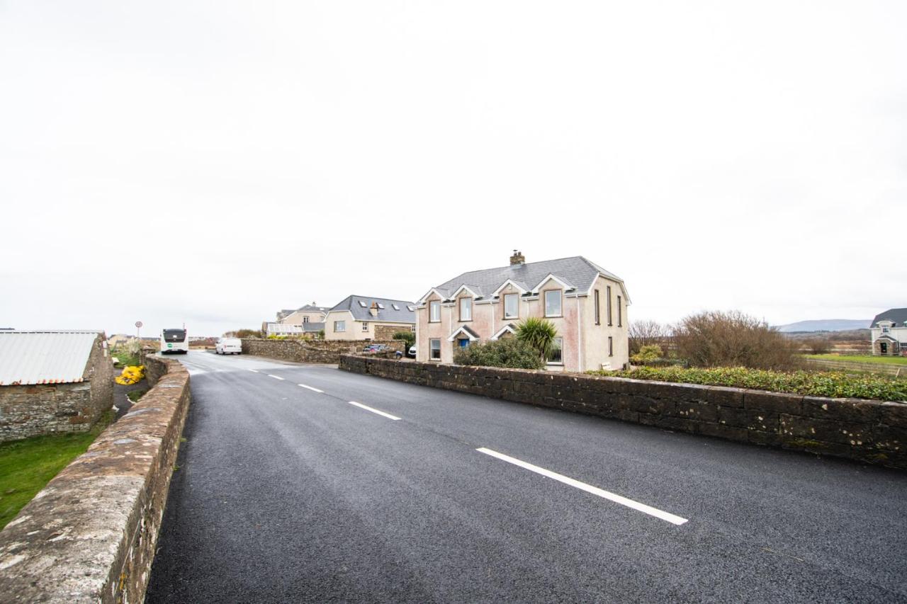 Beautiful Coastal House At The Drowes Rivermouth バンドラン エクステリア 写真