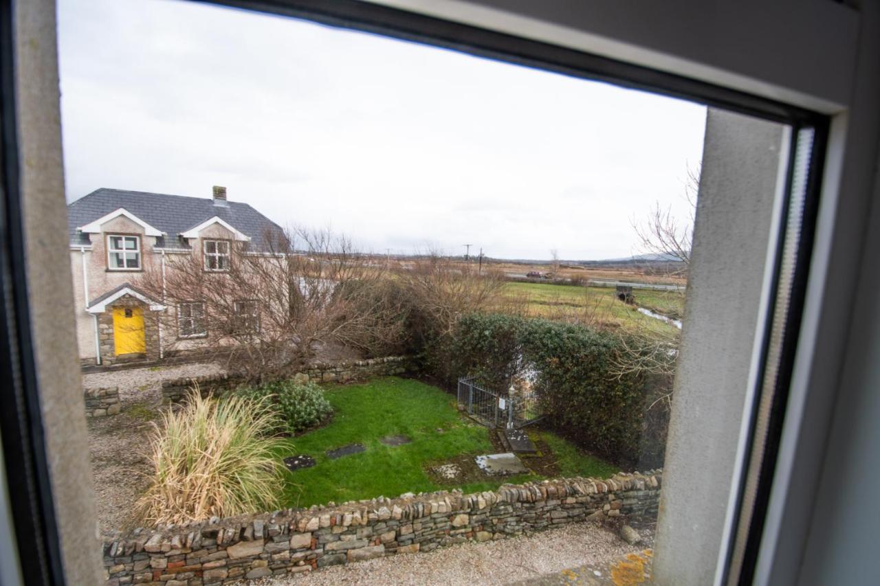 Beautiful Coastal House At The Drowes Rivermouth バンドラン エクステリア 写真