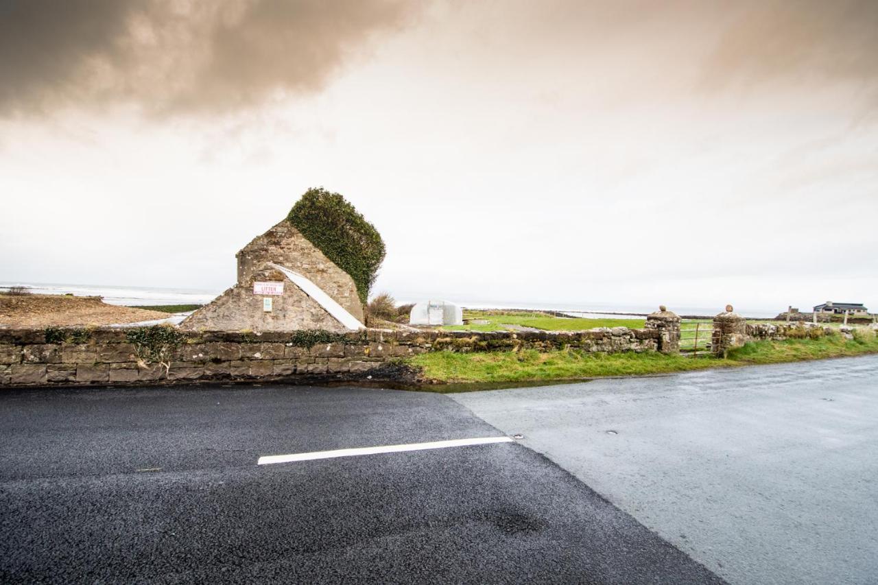 Beautiful Coastal House At The Drowes Rivermouth バンドラン エクステリア 写真