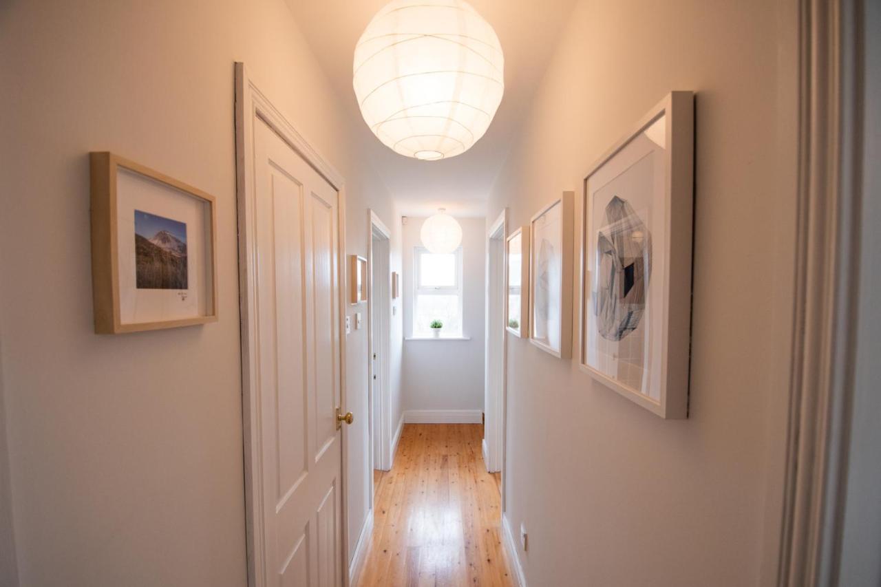 Beautiful Coastal House At The Drowes Rivermouth バンドラン エクステリア 写真